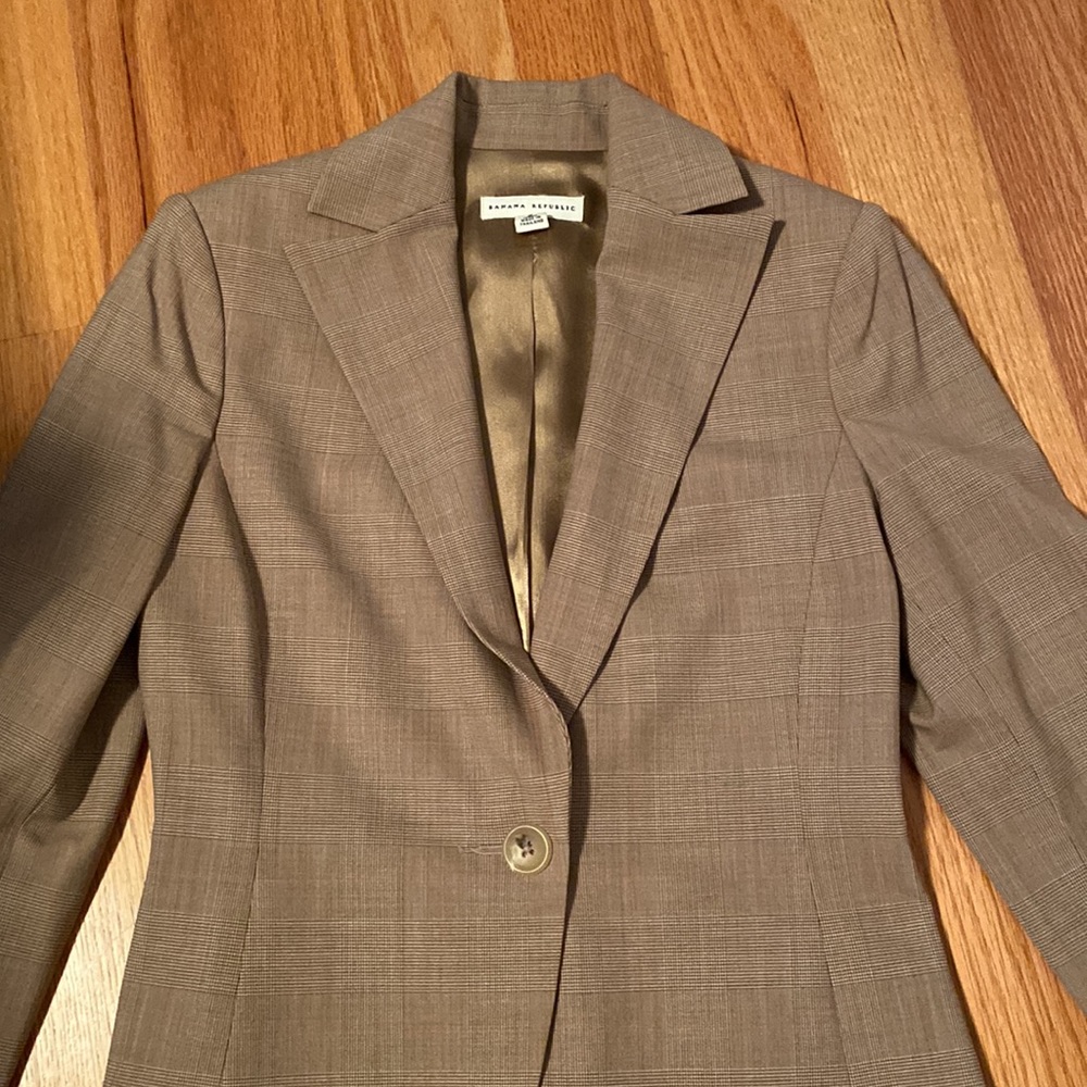 Banana Republic suit